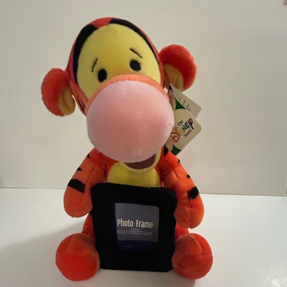 NWT DISNEY TIGGER Plush Frame - 4x5 picture frame attached to Tigger